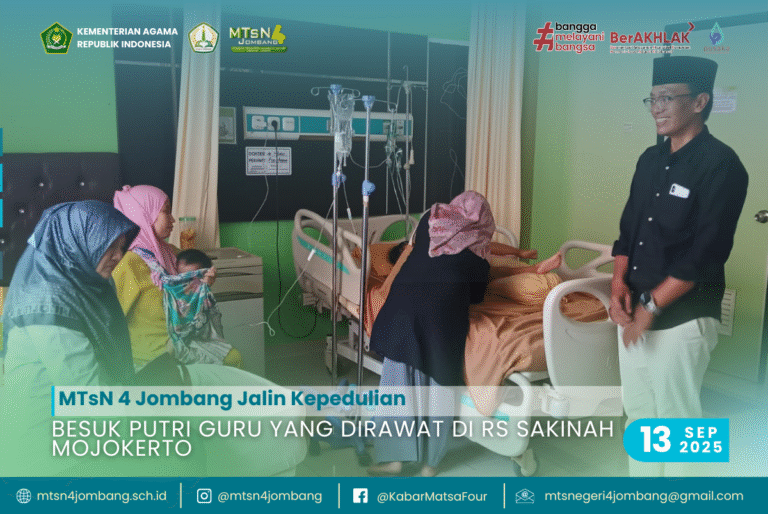 MTsN 4 Jombang Jalin Kepedulian, Besuk Putri Guru yang Dirawat di RS Sakinah Mojokerto 3 Besuk Putri Guru yang Dirawat di RS Sakinah Mojokerto
