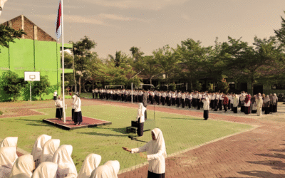 Upacara Bendera: Simfoni Kebangsaan Pembentukan Karakter Generasi Muda