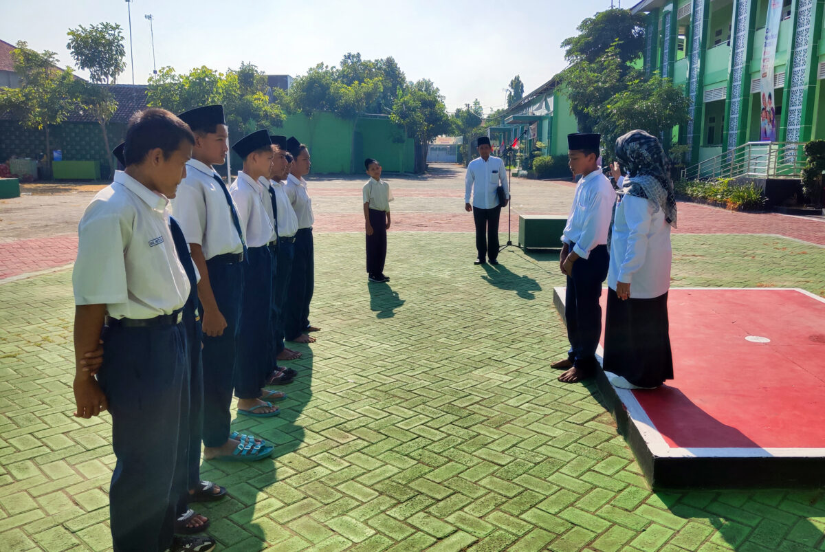 Pendidikan Karakter yang Menyentuh Hati: Saat Guru Mengubah Pelanggaran Menjadi Pelajaran Berharga 3 IMG 20251013 073720