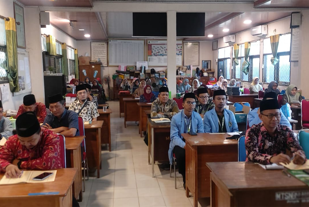 Pengajian Ahad Pagi MTsN 4 Denanyar : Menyelami Hakikat Kebaikan dan Keburukan Bersama Gus Amang 1 Menyelami Hakikat Kebaikan dan Keburukan Bersama Gus Amang3