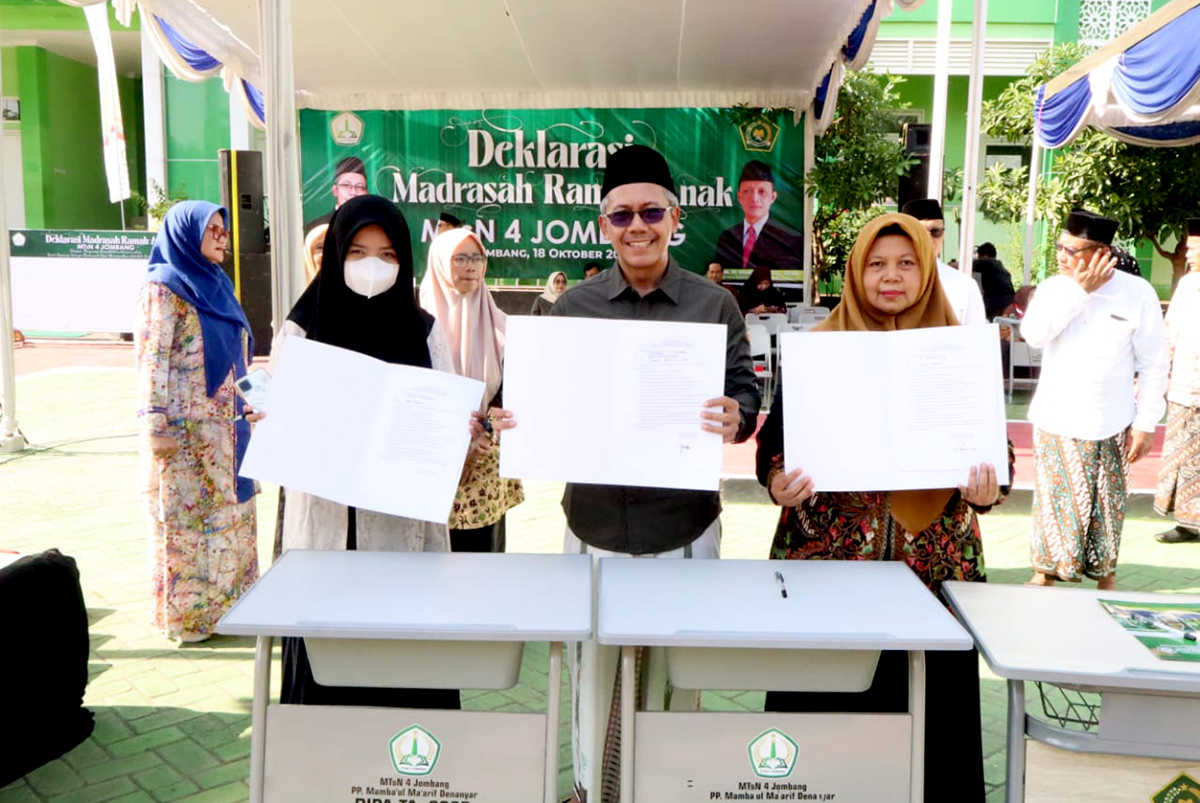 MTsN 4 Jombang Mengukir Sejarah: Deklarasi Satuan Kerja Ramah Anak, Wujudkan Madrasah Aman, Sehat, dan Penuh Cinta 1 WhatsApp Image 2025 10 18 at 19.04.48