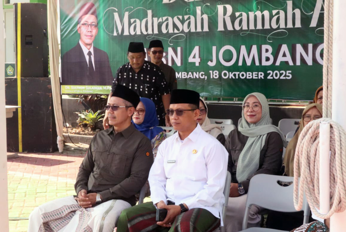 MTsN 4 Jombang Pimpin Deklarasi Satuan Kerja Ramah Anak se-KKM: Meneguhkan Komitmen Madrasah yang Aman, Sehat, dan Penuh Cinta 1 WhatsApp Image 2025 10 18 at 19.09.45 1