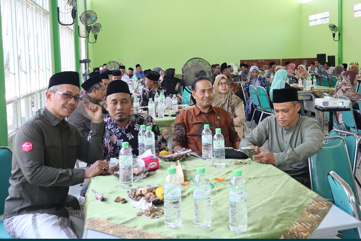 Dari Deklarasi ke Aksi: MTsN 4 Jombang Wujudkan Madrasah Ramah Anak Melalui Kurikulum Berbasis Cinta 1 WhatsApp Image 2025 10 18 at 19.46.27