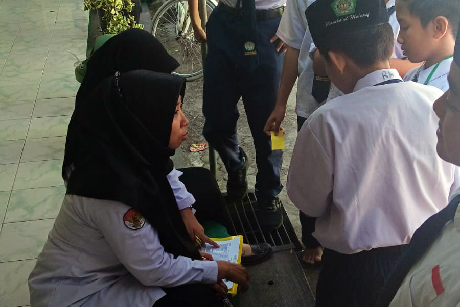 Kartu Kuning Sholat Dzuhur: Praktek Baik yang Menjadi Karakter di MTsN 4 Denanyar Jombang 3 a1a558bd d27a 497d 846e 615e501a33ed
