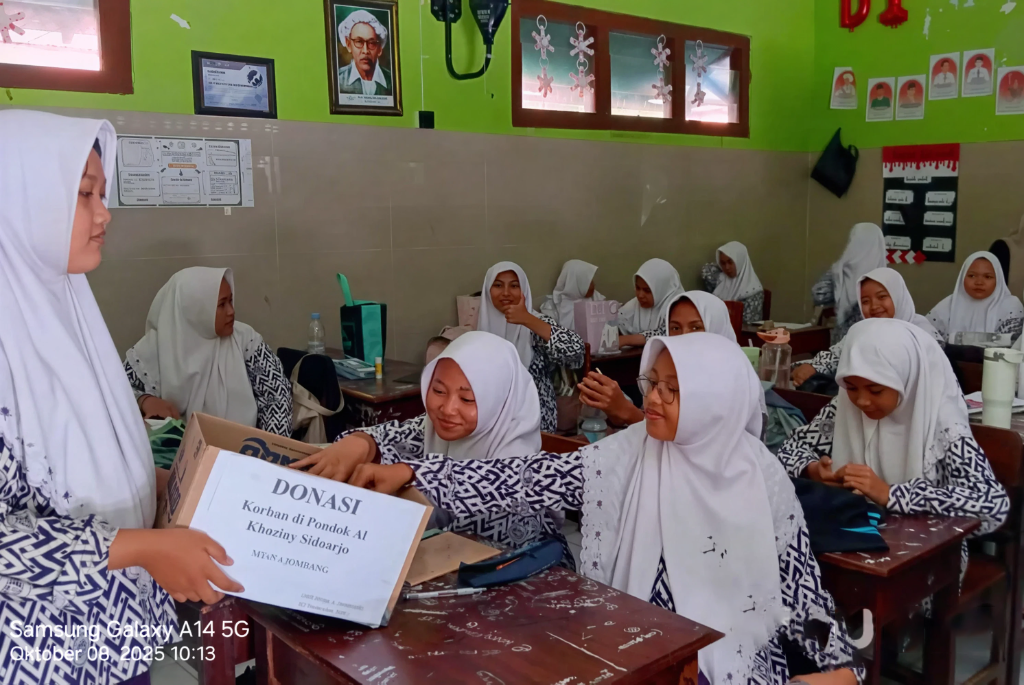 MTsN 4 Denanyar Jombang Galang Donasi untuk Santri Korban Musibah Ponpes Al-Khoziny Sidoarjo 2 donasi alkhozini 1 artguru