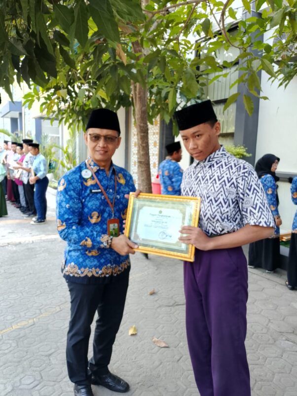 Siswa MTsN 4 Jombang, Bara Sayid Akbar, Sukses Sabet Juara 1 OMI Olimpiade IPS Tingkat Kabupaten 2026 3 33ed7bbb 89ee 4c5a 9189 1a7ae34e2865
